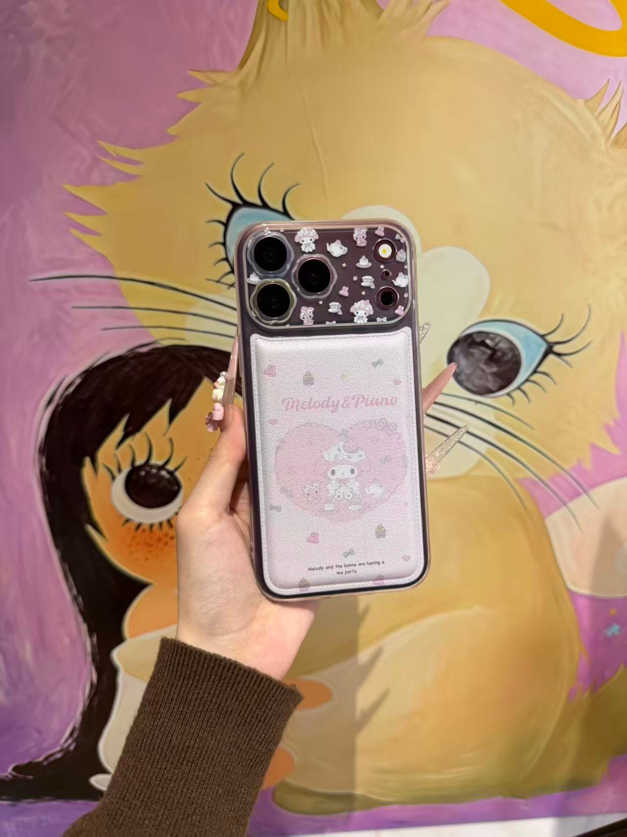 Foundation-style heart phone case